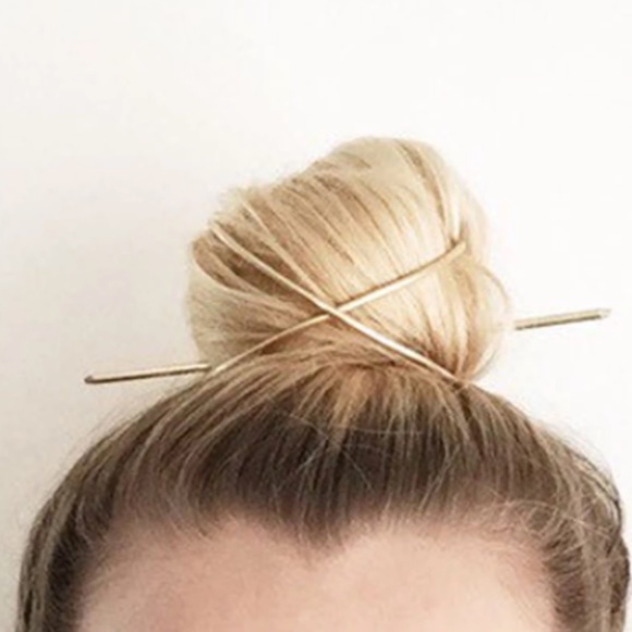 Accessories - Gold Bun Cage Geometric Hair Holder